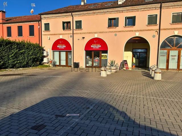Locale in vendita di 140 m²