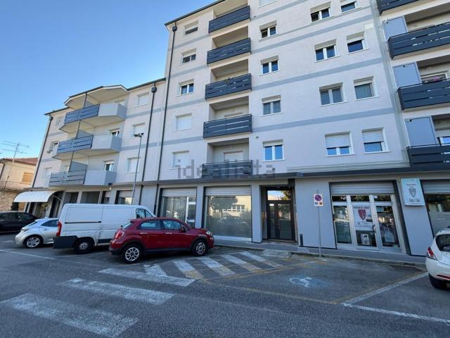 Locale in vendita di 140 m²