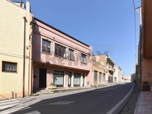 Locale in vendita di 140 m² in Via C. Sanna, 83