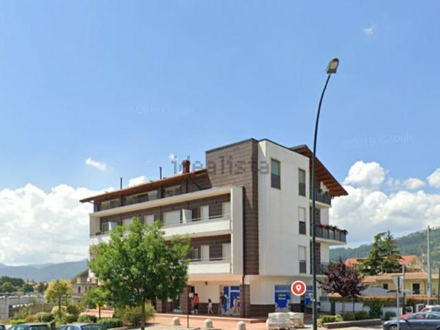 Locale in vendita di 140 m² in Via Cassinelli