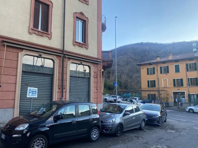 Locale in vendita di 140 m² in Via Bellinzona, 260