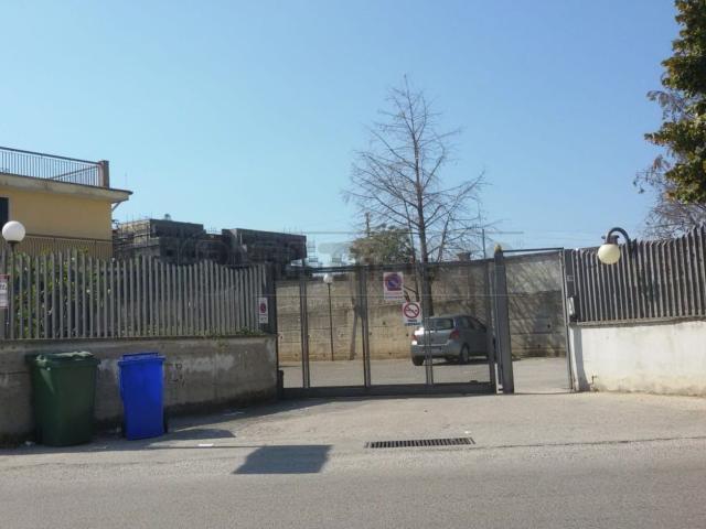 Locale in vendita di 140 m² in Via Giulio Pastore