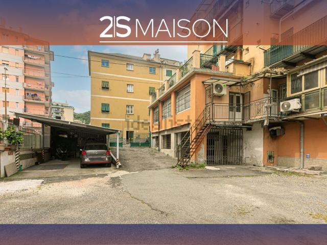 Locale in vendita di 140 m² in Via Giulio Pezzali