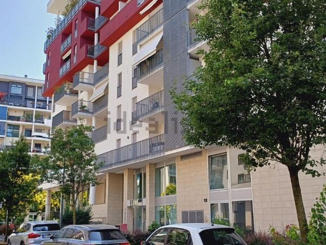 Locale in vendita di 140 m² in Via Gino Severini, 8