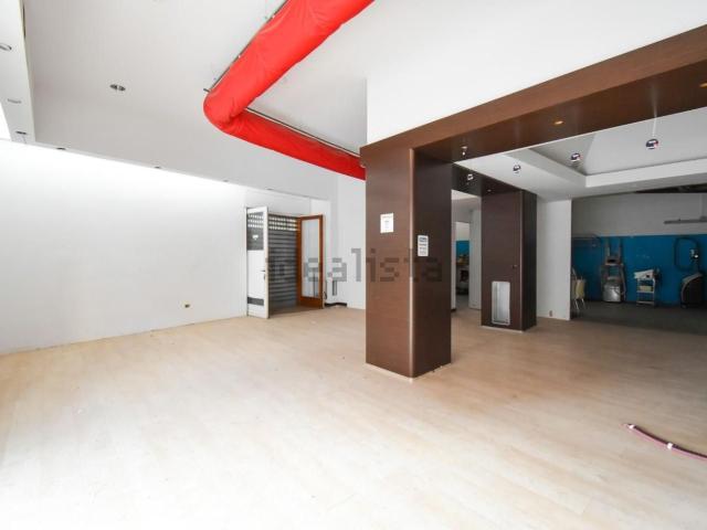 Locale in vendita di 140 m² in Via Gioacchino Toma, 47