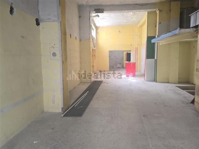 Locale in vendita di 140 m² in Via Guglielmo Marconi