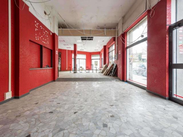 Locale in vendita di 140 m² in Via di Tor Pignattara, 179