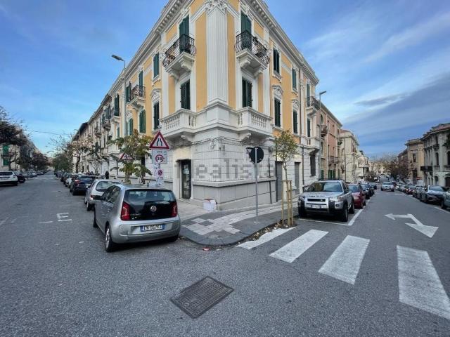 Locale in vendita di 140 m² in Via Oratorio della Pace