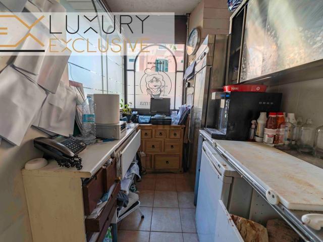 Locale in vendita di 140 m² in Via Lorenzo il Magnifico