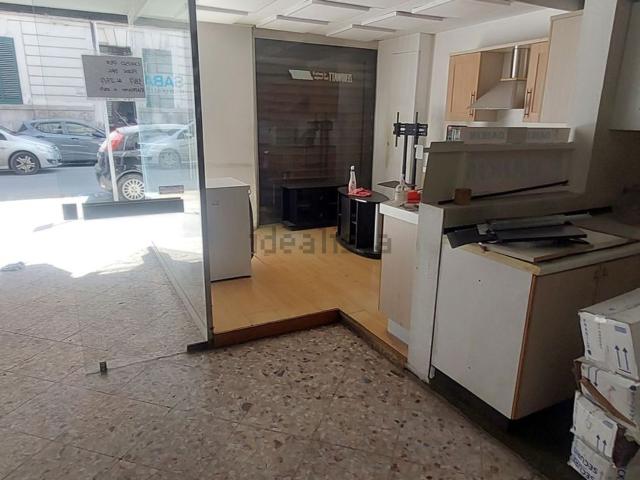 Locale in vendita di 140 m² in Via Monsignor Nitti Francesco