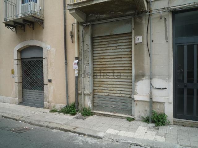Locale in vendita di 140 m² in Via San Filippo Neri, 5