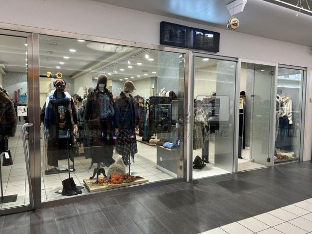 Locale in vendita di 140 m² in Via Pola, 20