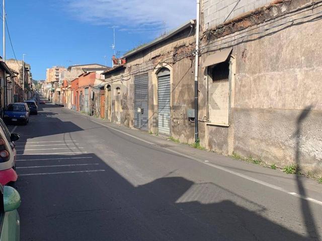 Locale in vendita di 140 m² in Via Palermo, 246