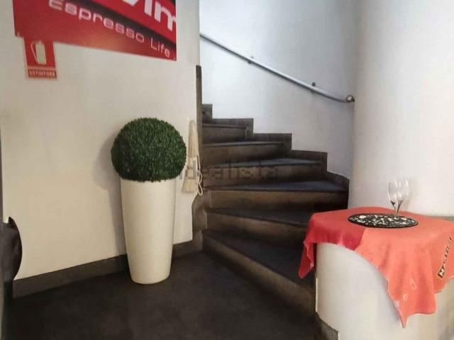 Locale in vendita di 140 m² in Via Perugia, 36