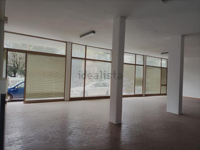 Locale in vendita di 140 m² in Via Roma