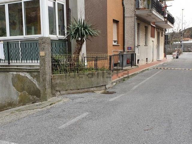 Locale in vendita di 140 m² in Via roma