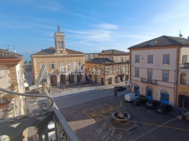 Locale in vendita di 140 m² in Via Roma, 31