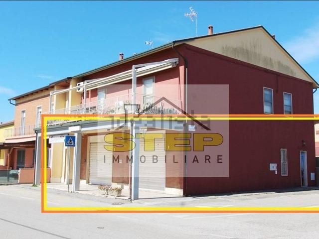 Locale in vendita di 140 m² in Via Valle Umana, 8