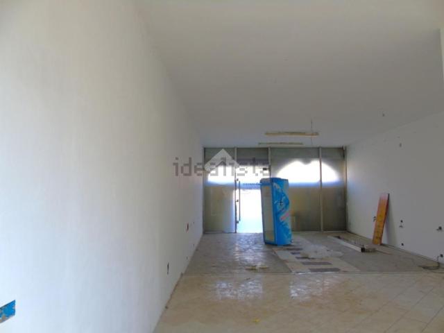 Locale in vendita di 140 m² in Via Vittorio Emanuele II