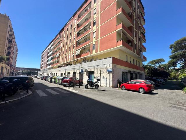 Locale in vendita di 140 m² in Viale Arcangelo Ghisleri, 20
