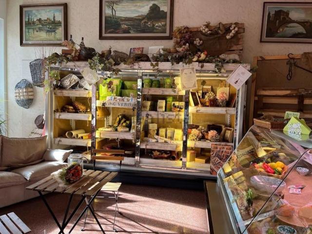 Locale in vendita di 140 m² in Viale Giuseppe Mazzini, 2
