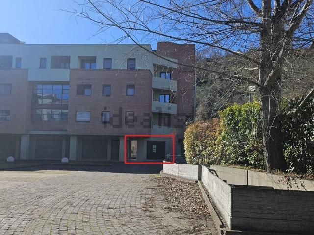 Locale in vendita di 140 m² in Viale Seminario Maggiore, 37