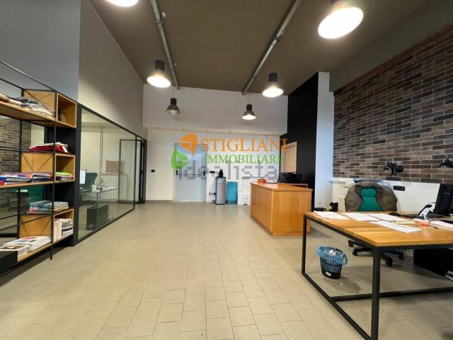 Locale in vendita di 140 m² in Contrada Colle delle Api
