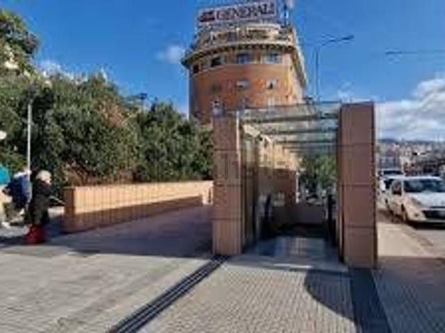 Locale in vendita di 140 m² in Piazza Dinegro