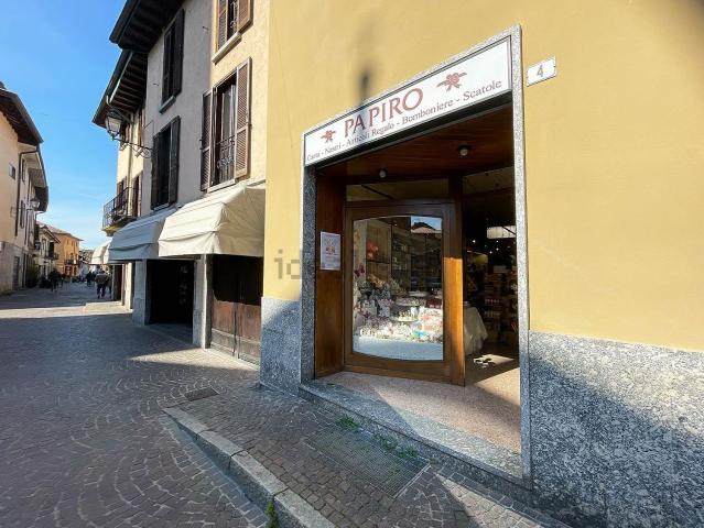 Locale in vendita di 140 m² in Piazza Santo Stefano, 4