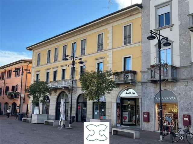Locale in vendita di 140 m² in Piazza Santa Maria, 4