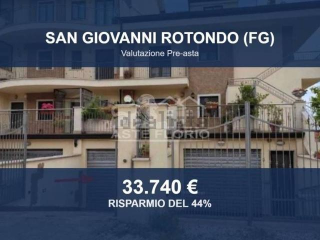 Locale in vendita di 141 m² in Contrada Pozzocavo, 53