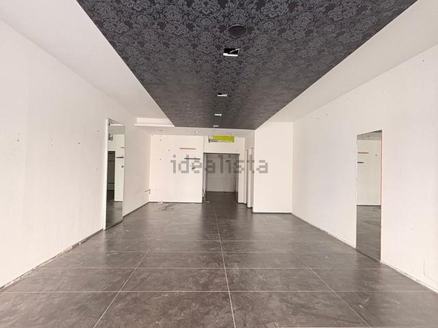 Locale in vendita di 142 m² in Via Vittorio Emanuele II, 230