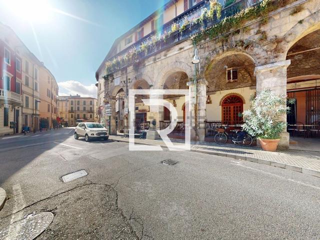 Locale in vendita di 142 m² in Piazza d&apos Armi