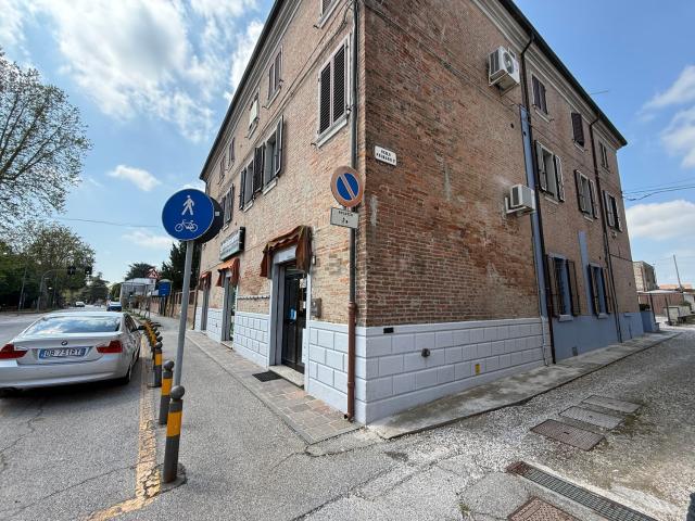 Locale in vendita di 143 m² in Via Nazionale, 94