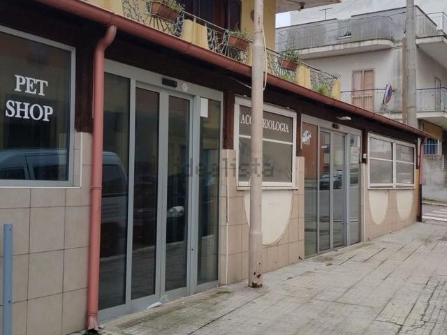 Locale in vendita di 143 m² in Via Sant&apos Angelo