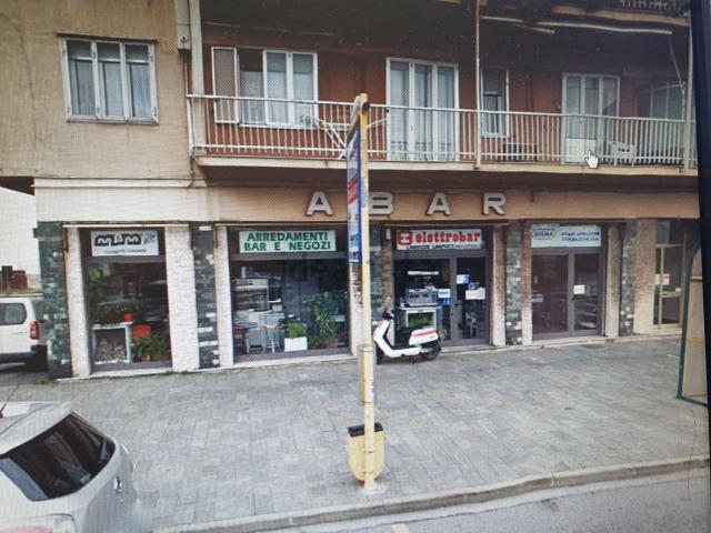 Locale in vendita di 144 m² in Via Aurelia, 7