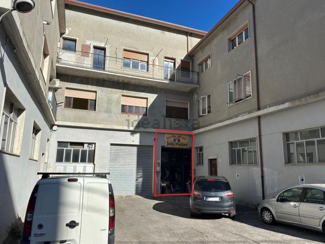 Locale in vendita di 144 m² in Via Grele, 6