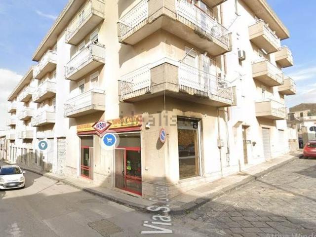 Locale in vendita di 144 m² in Via Don Giovanni Bosco, 85