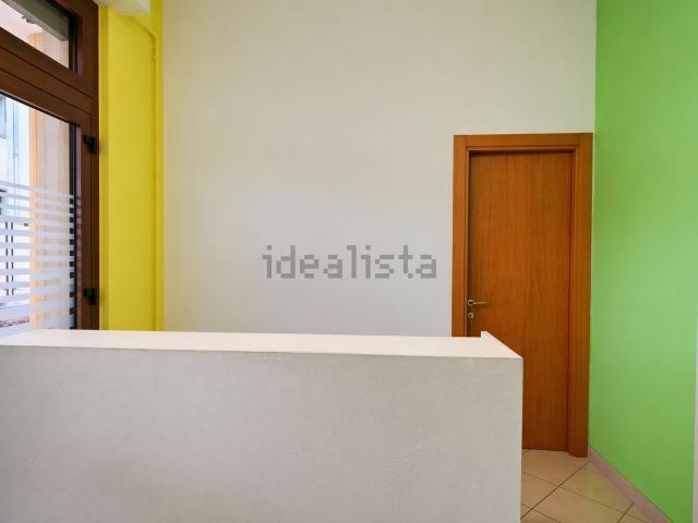Locale in vendita di 144 m² in Via dell&apos  Olmo
