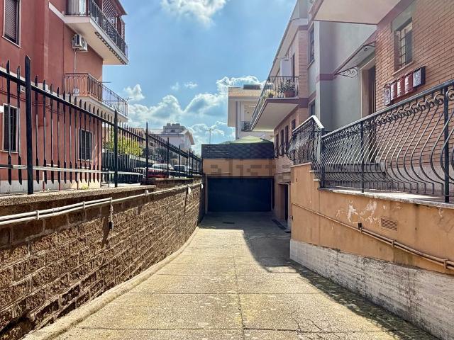 Locale in vendita di 144 m² in Via Venezia, 52
