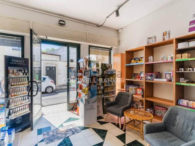 Locale in vendita di 145 m² in Via Giuseppe Garibaldi