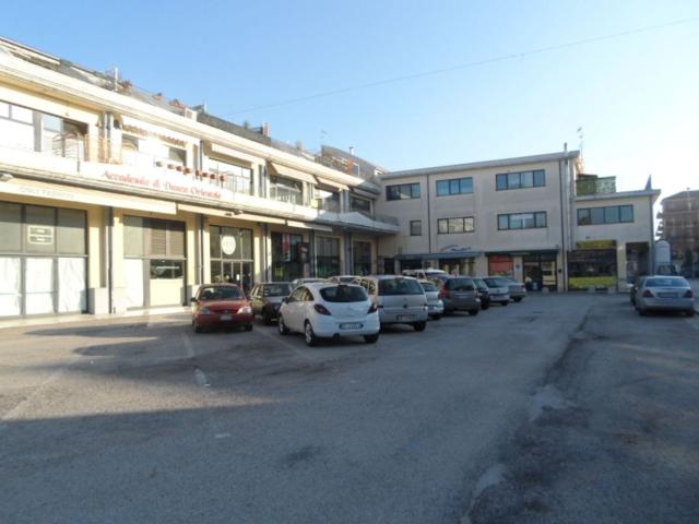 Locale in vendita di 145 m² in Via Enrico Toti