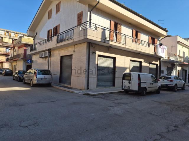 Locale in vendita di 145 m² in Via Montebello