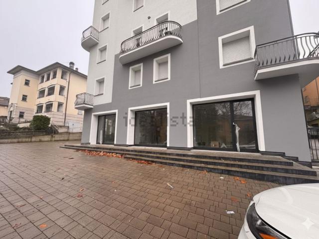 Locale in vendita di 145 m² in Via XXIV Maggio, 25