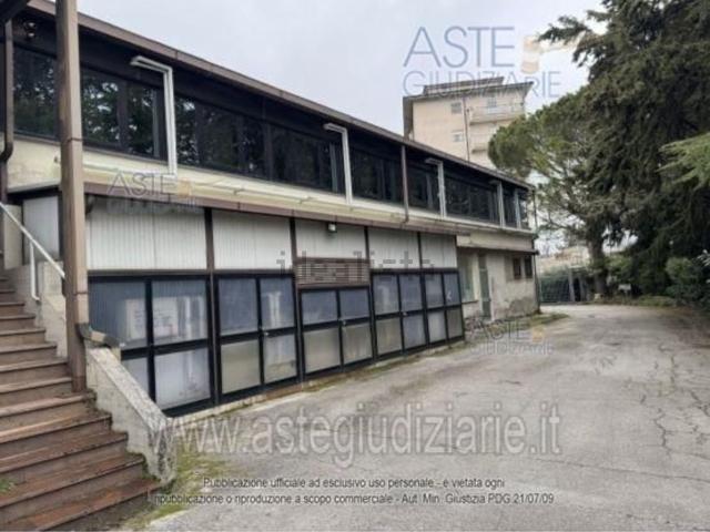 Locale in vendita di 1464 m² in Via Messina