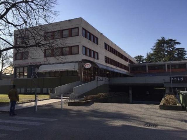 Locale in vendita di 1468 m² in Via Santa Lucia, 49