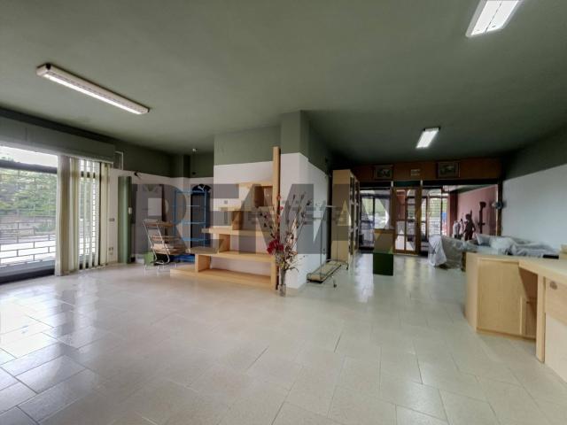 Locale in vendita di 146 m² in Via Calvario, 26