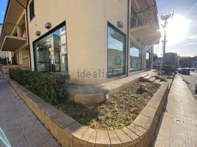 Locale in vendita di 147 m² in Via Giacomo Puccini