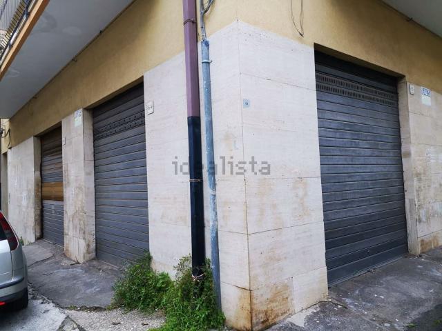 Locale in vendita di 147 m² in Via Timoleone, 6