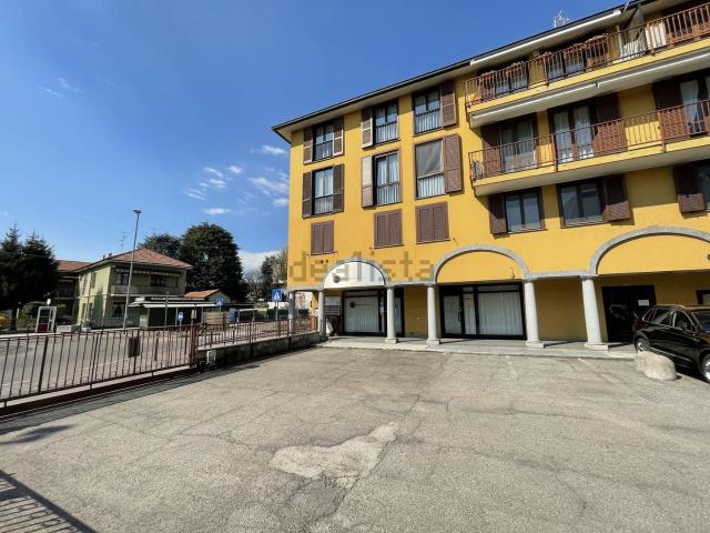 Locale in vendita di 147 m² in Piazza Carlo Marx, 11